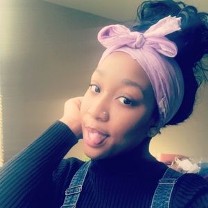 Meet your Posher, Destinee